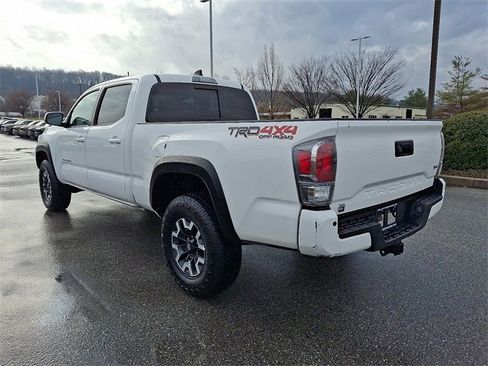 Certified 2023 Toyota Tacoma TRD Off-Road image 4