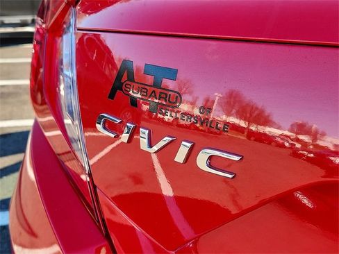 Used 2018 Honda Civic Touring image 33