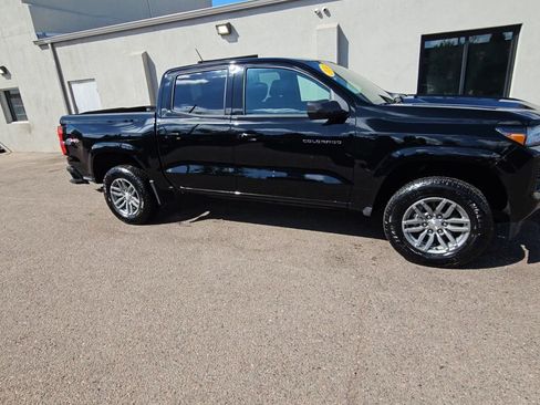 Used 2024 Chevrolet Colorado LT w/ LT Convenience Package II image 9