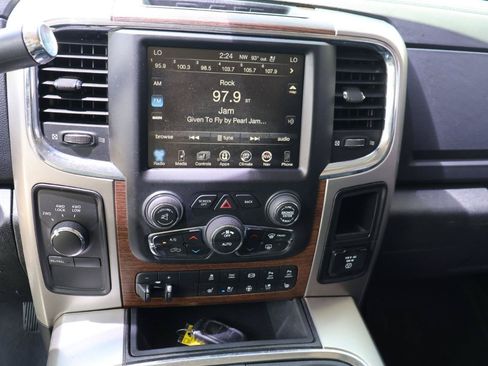 Used 2016 RAM 2500 Laramie w/ Convenience Group AWD/4WD image 14