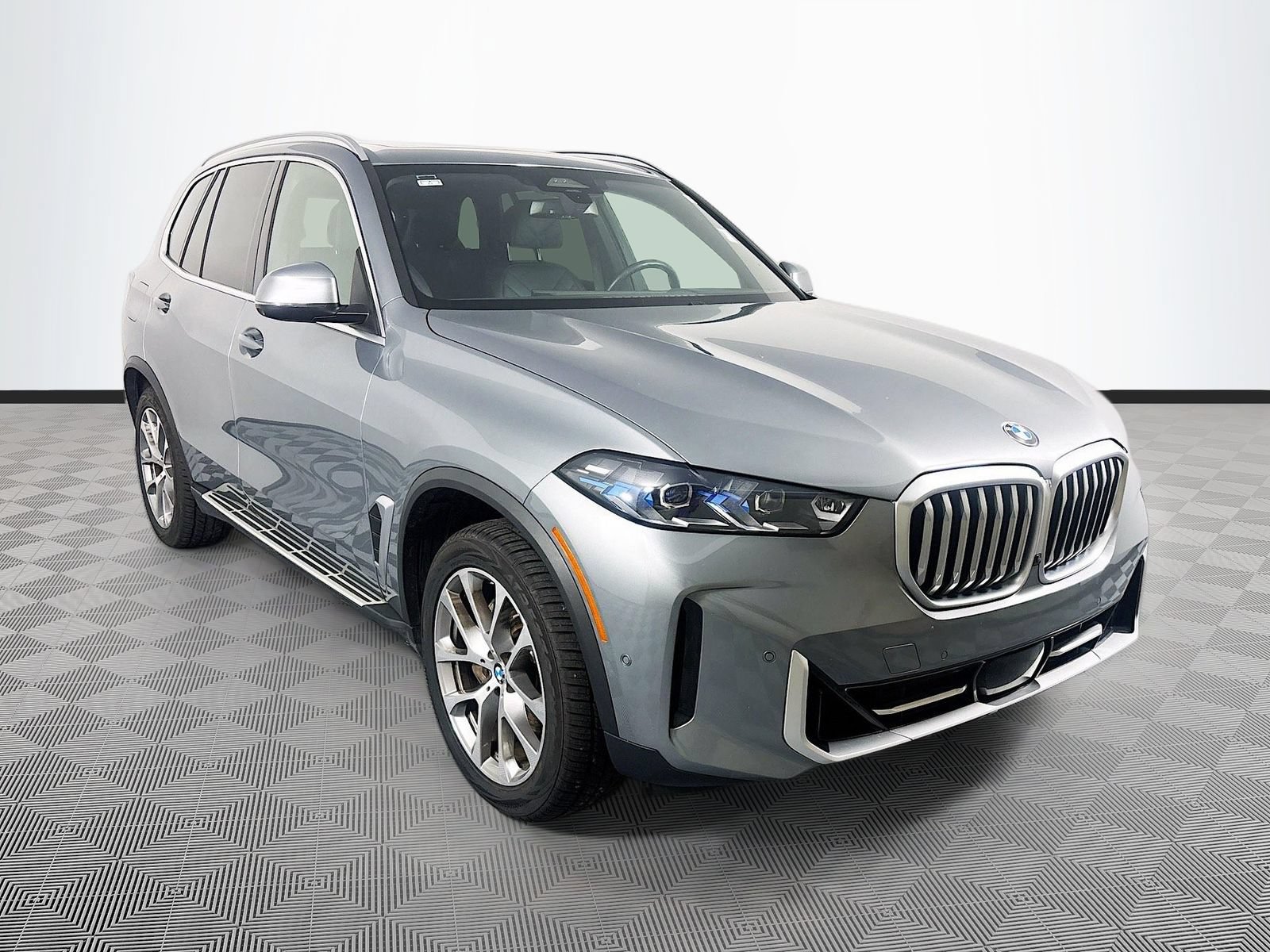 Used 2024 BMW X5 sDrive40i RWD image 1