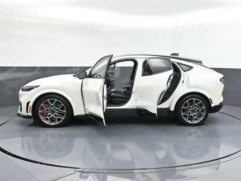 Used 2025 Ford Mustang Mach-E GT image 45