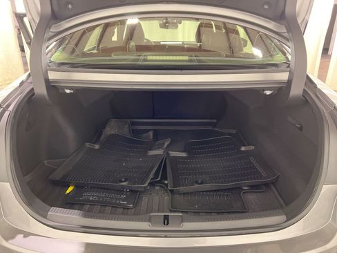 Used 2023 Toyota Crown Limited image 26