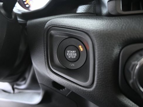 New 2025 Jeep Gladiator Willys image 32