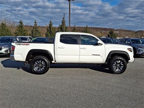 Certified 2023 Toyota Tacoma TRD Off-Road image 7