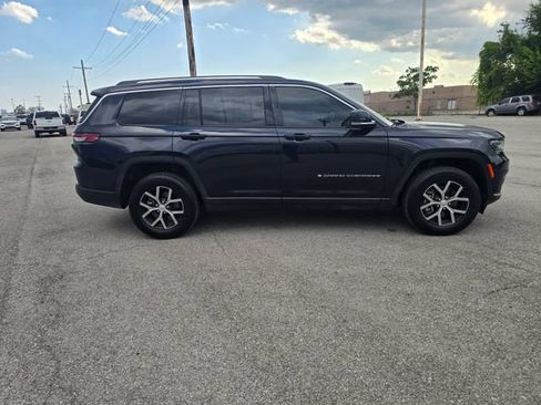 Used 2023 Jeep Grand Cherokee L Limited AWD/4WD image 3