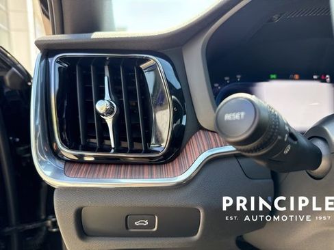 Certified 2025 Volvo V60 B5 Cross Country Plus image 24