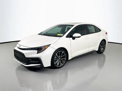 Used 2021 Toyota Corolla SE w/ SE Premium Package image 3