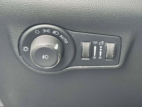 Used 2026 Jeep Compass Limited AWD/4WD image 19