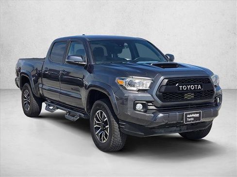 Used 2020 Toyota Tacoma TRD Sport w/ Technology Package AWD/4WD image 3
