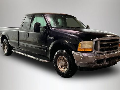 Used 2001 Ford F250 Lariat RWD image 1