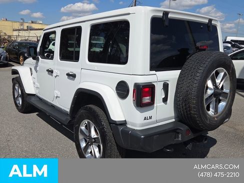 Used 2022 Jeep Wrangler Unlimited Sahara w/ Cold Weather Group AWD/4WD image 12