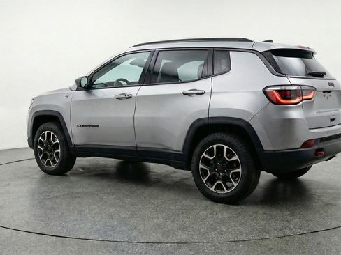 Used 2025 Jeep Compass Trailhawk AWD/4WD image 6