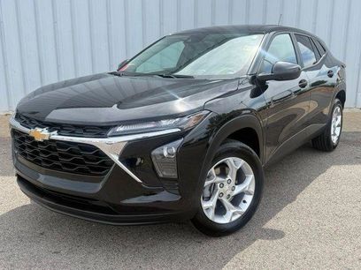 Used 2025 Chevrolet Trax LS w/ LS Convenience Package