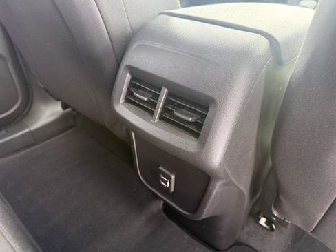 Used 2023 Chevrolet Equinox LT image 15