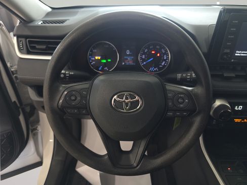 Used 2021 Toyota RAV4 LE AWD/4WD image 14