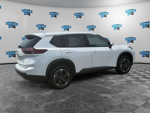 Used 2025 Nissan Rogue SV AWD/4WD image 5