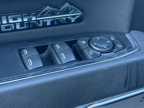 Used 2025 Chevrolet Silverado 1500 High Country AWD/4WD image 12
