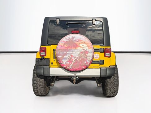 Used 2015 Jeep Wrangler Unlimited Sahara w/ Connectivity Group image 4