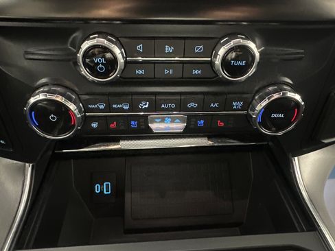 Used 2022 Ford F150 Platinum w/ Equipment Group 701A High image 20