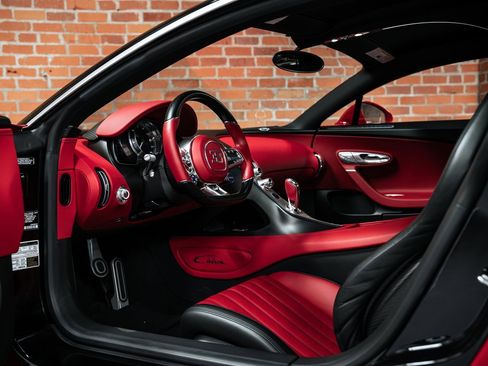 Used 2019 Bugatti Chiron image 36