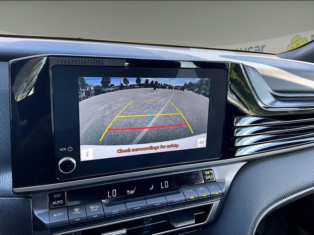 Used 2025 Toyota Camry SE FWD image 19