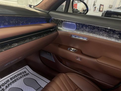 Used 2025 Genesis G90 3.5T image 37