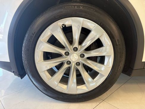 Used 2019 Tesla Model X AWD/4WD image 42