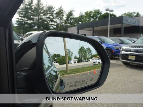 Used 2024 Kia Seltos EX AWD/4WD image 6