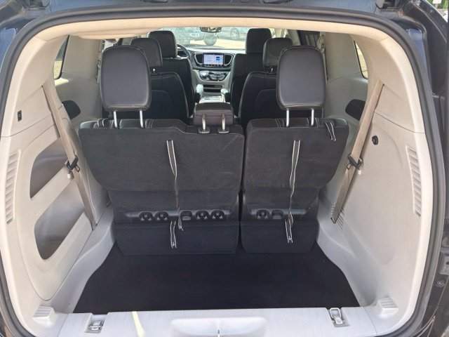 Used 2024 Chrysler Pacifica Touring-L FWD image 24