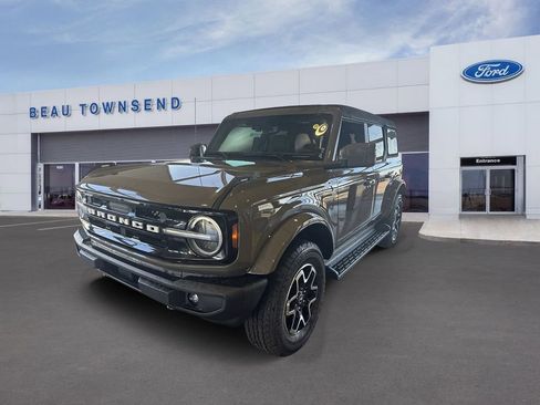 New 2025 Ford Bronco Outer Banks image 3