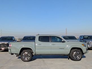 Used 2023 Toyota Tacoma TRD Sport w/ Black Out Package (TMS) video 4