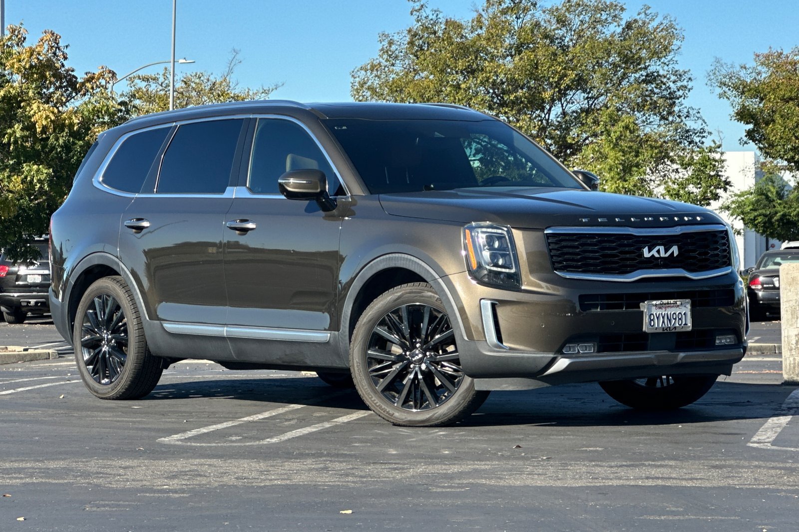 Used 2022 Kia Telluride SX w/ Towing Package FWD image 2