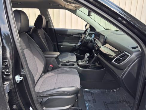 Used 2024 Kia Seltos S FWD image 14