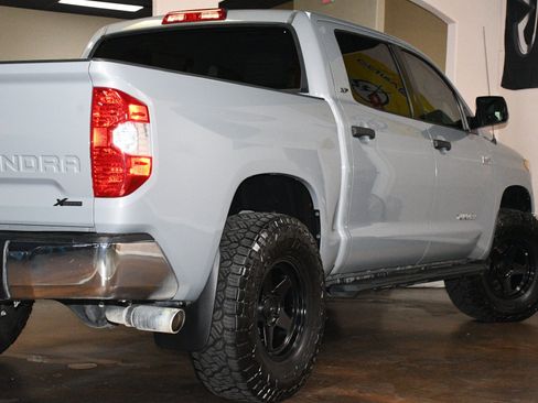 Used 2019 Toyota Tundra SR5 w/ SR5 Upgrade Package AWD/4WD image 56