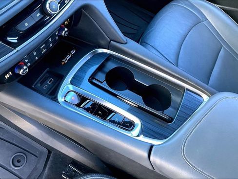 Used 2022 Buick Enclave Premium image 17