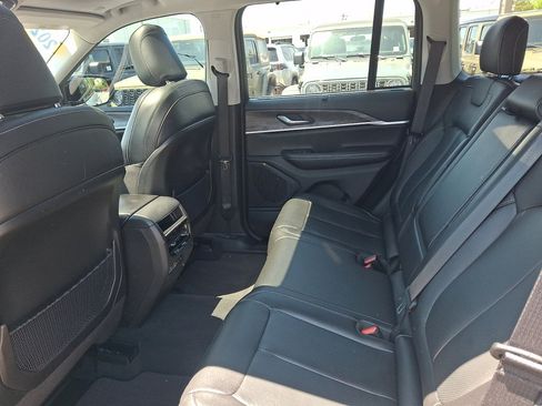Used 2023 Jeep Grand Cherokee Limited w/ Luxury Tech Group II AWD/4WD image 23