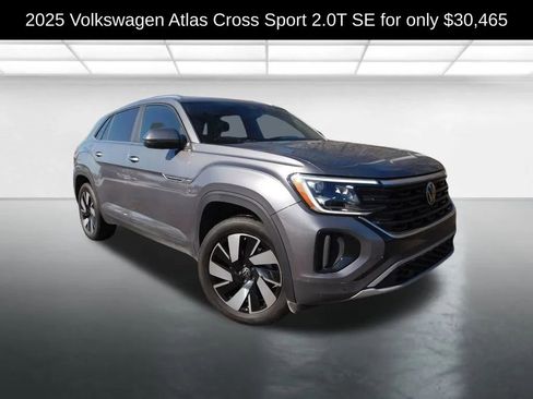 Used 2025 Volkswagen Atlas Cross Sport SE image 1