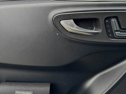 Used 2024 Mercedes-Benz Sprinter 2500 image 10