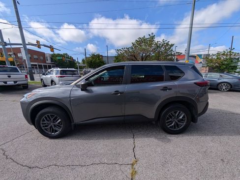 Used 2022 Nissan Rogue S FWD image 9
