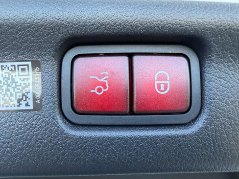 Used 2026 Mercedes-Benz C 300 4MATIC Sedan image 34