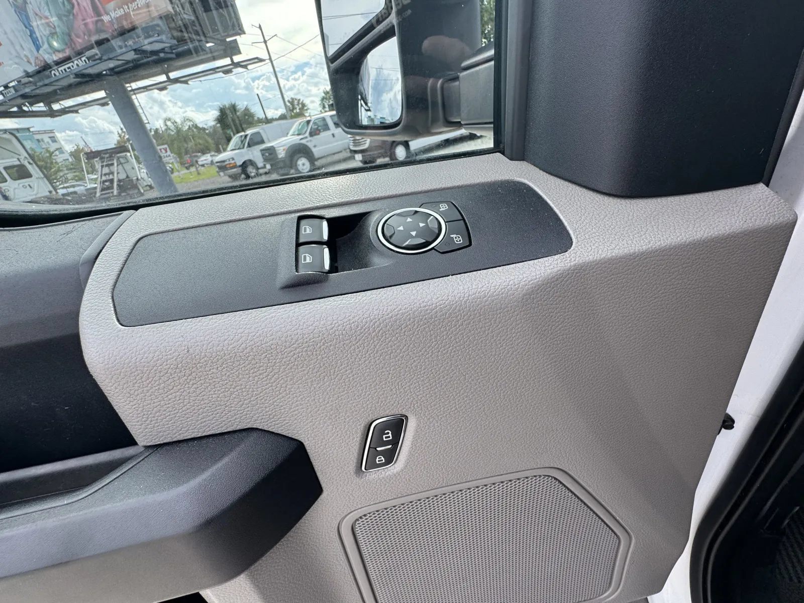 Used 2019 Ford F550 4x4 Regular Cab Super Duty image 20