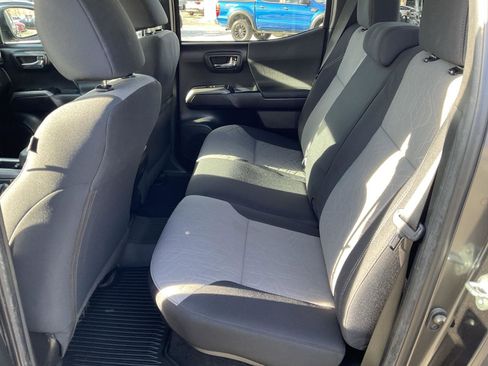 Used 2021 Toyota Tacoma TRD Off-Road w/ Technology Package image 10