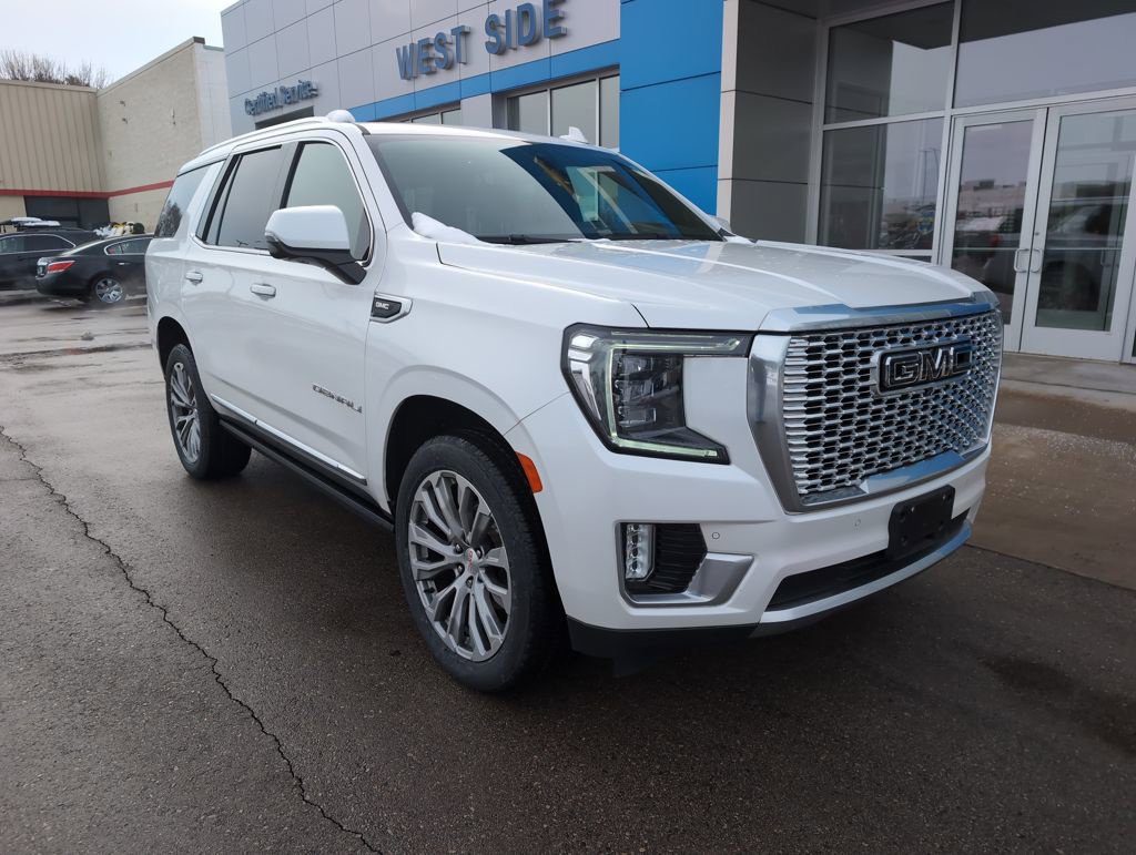 Used 2021 GMC Yukon Denali w/ Denali Premium Package AWD/4WD image 2