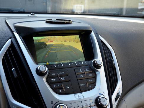 Used 2017 GMC Terrain SLT image 19