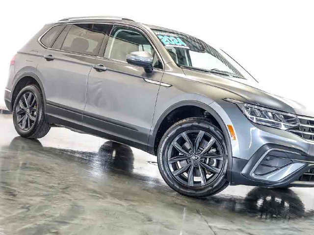 Used 2024 Volkswagen Tiguan SE FWD image 5