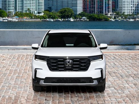 New 2025 Honda Pilot EX-L image 2