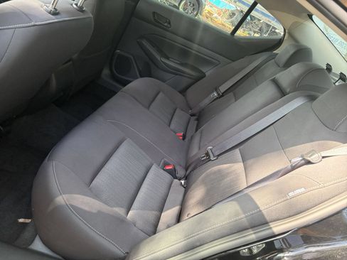 Used 2025 Nissan Altima 2.5 SV FWD image 25