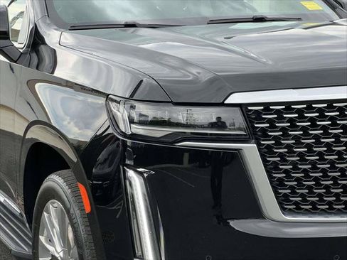 Used 2021 Cadillac Escalade Premium Luxury AWD/4WD image 12