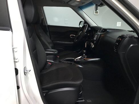 Used 2017 Kia Soul FWD image 13